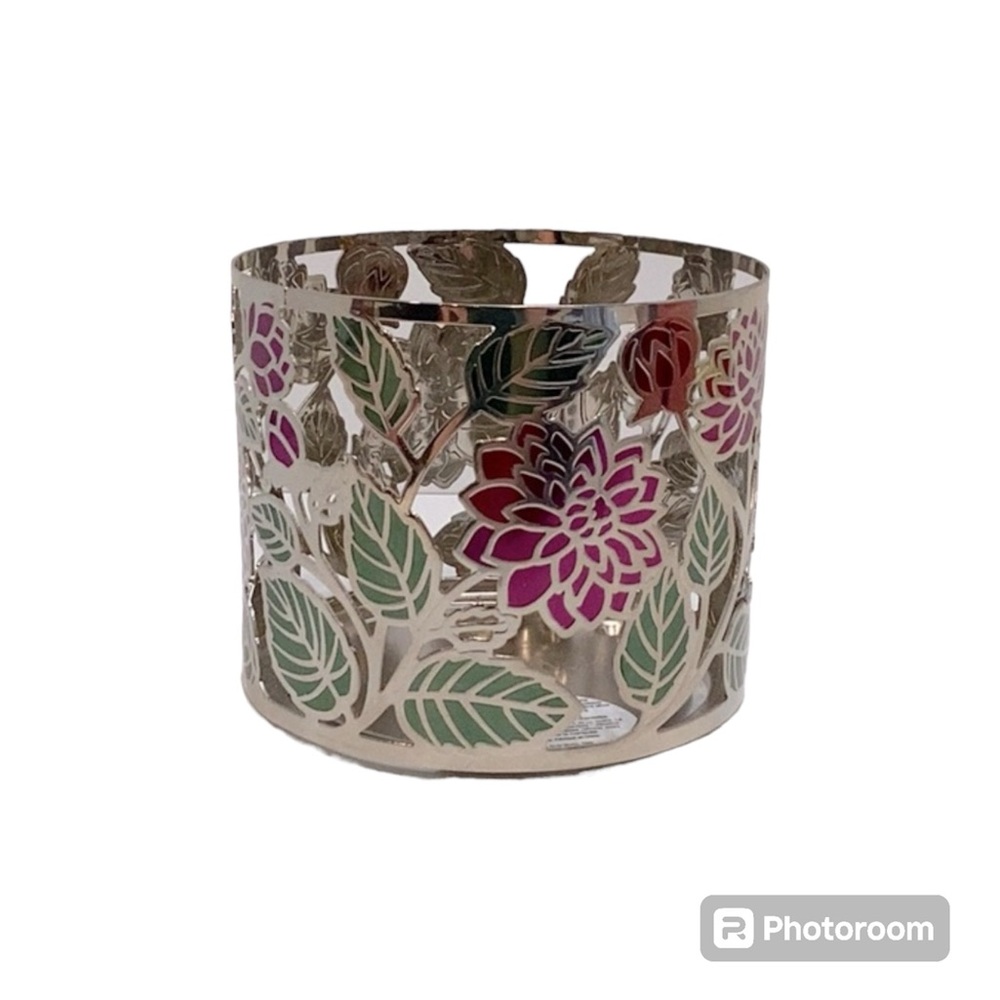 🦄 Bath & Body Works Metal Candle Holder with Pink Flowers